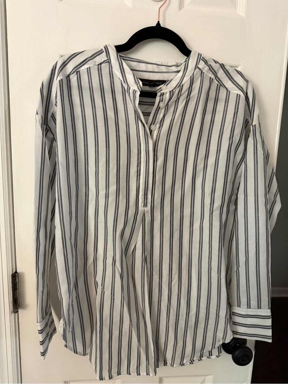 Classic Banana Republic Charcoal & White Stripe Shirt